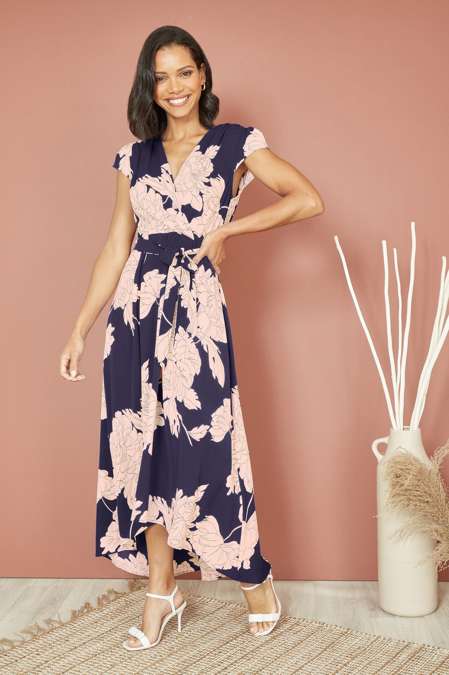 Yumi Navy Blossom | Abito Midi Elegante con Orlo Asimmetrico e Stampa Floreale 2