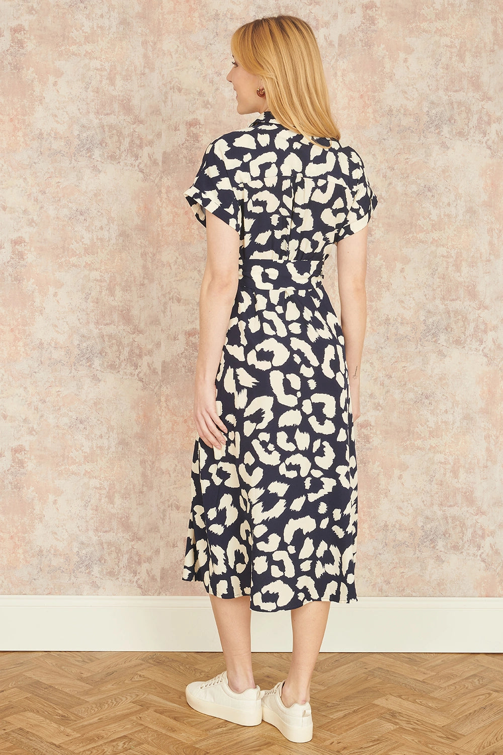 Yumi | Abito Midi Elegante con Stampa Animalier Blu Scuro 2