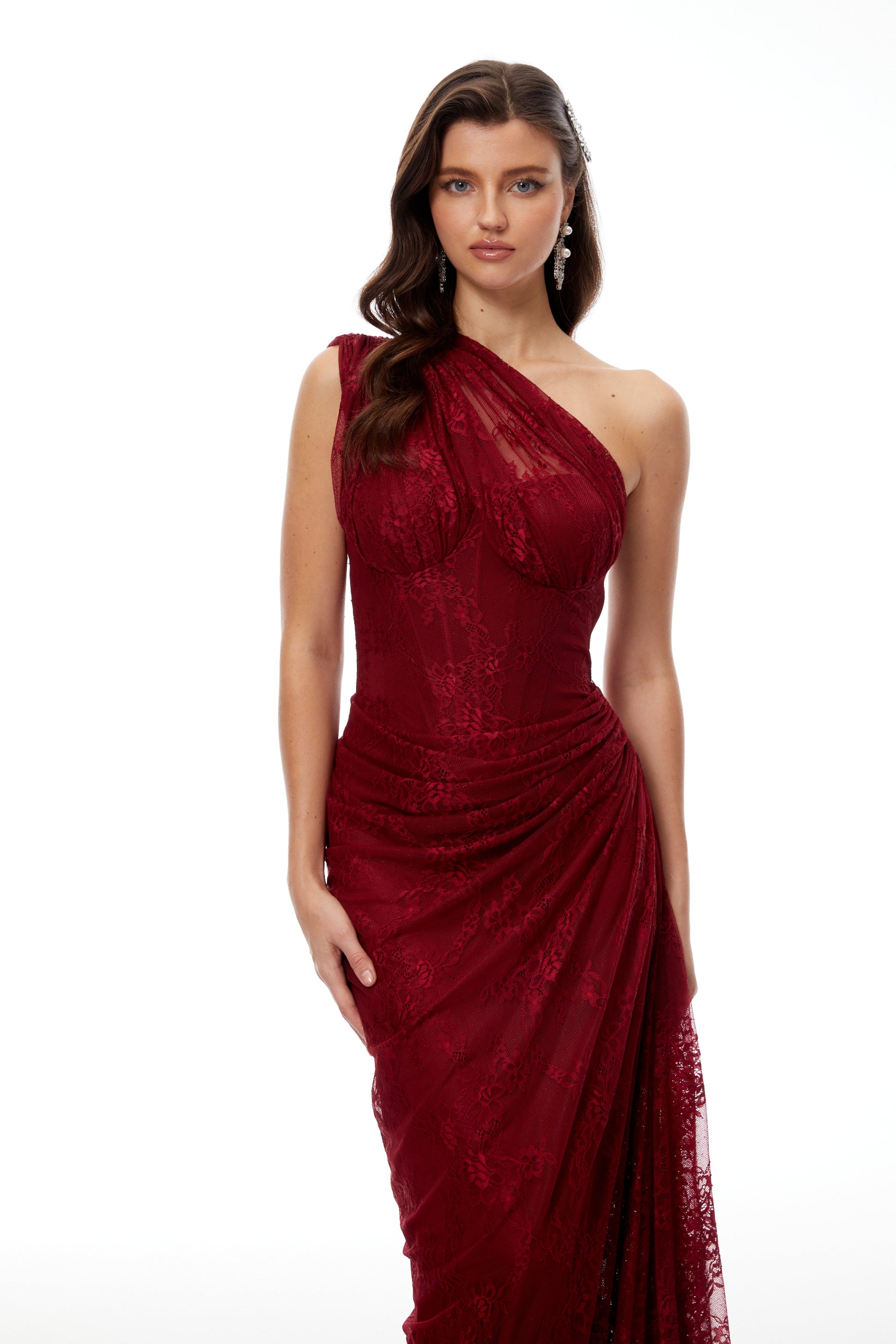 Abito lungo Stefania in pizzo floreale rosso rubino 1