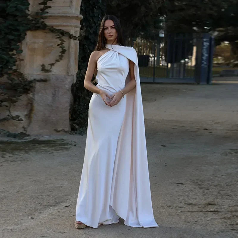 Abito lungo drappeggiato da donna con una sola spallina 11