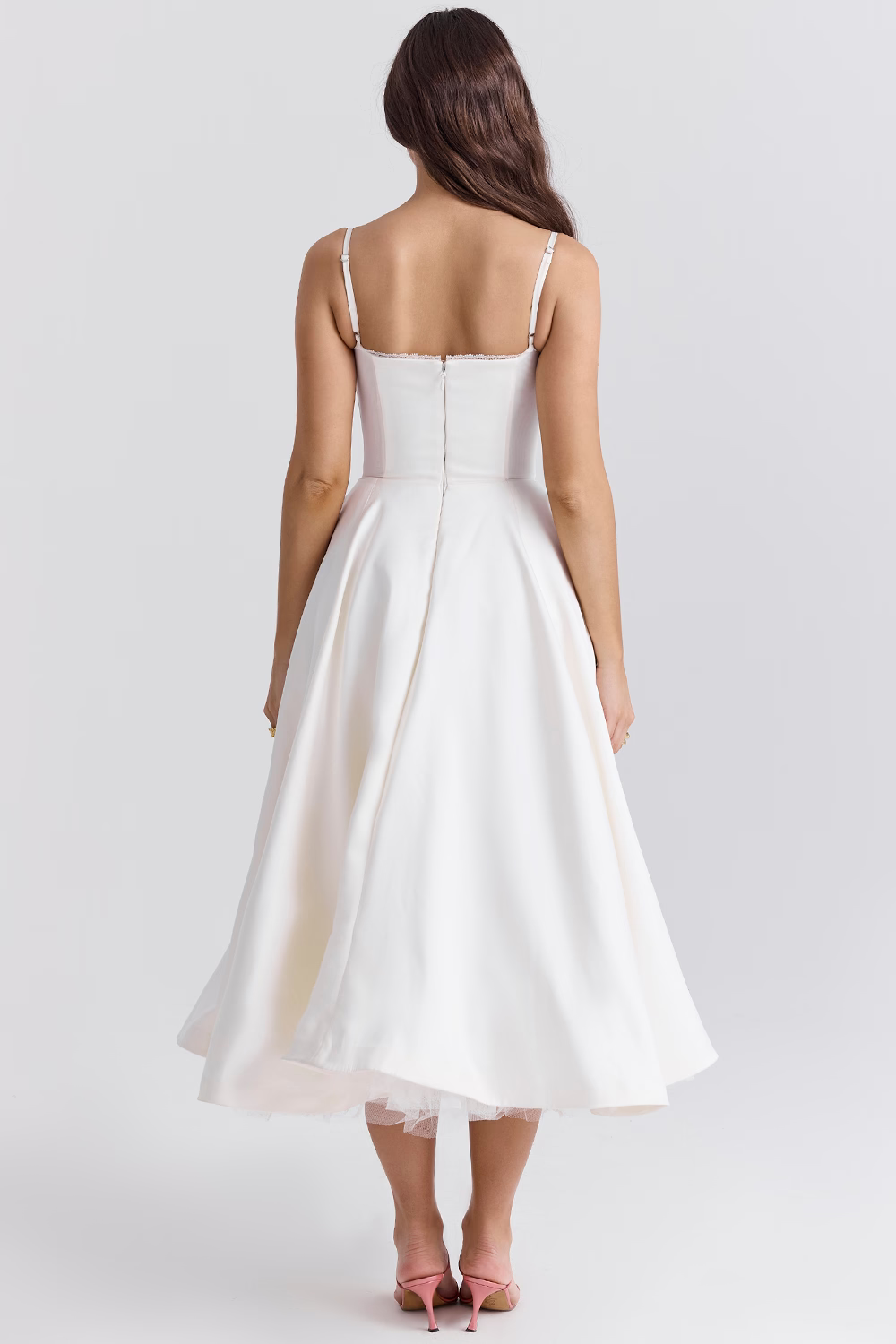 Abito midi da donna con corpetto a bustier, spalline sottili, bordo in pizzo sullo scollo e gonna a ruota con tasche laterali. 7