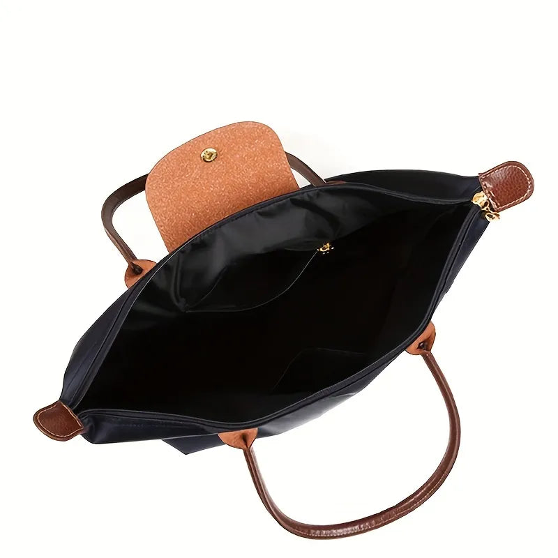 Bella Eleganza | Borsa a Tracolla Donna Strutturata con Finitura Lucida 1