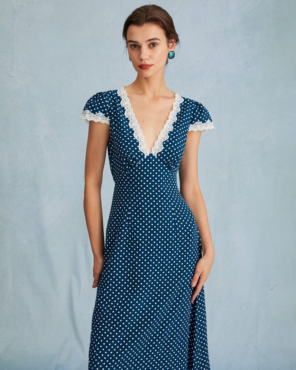 Bellezza | Maxi Abito Blu Scuro con Volant per Donna 1