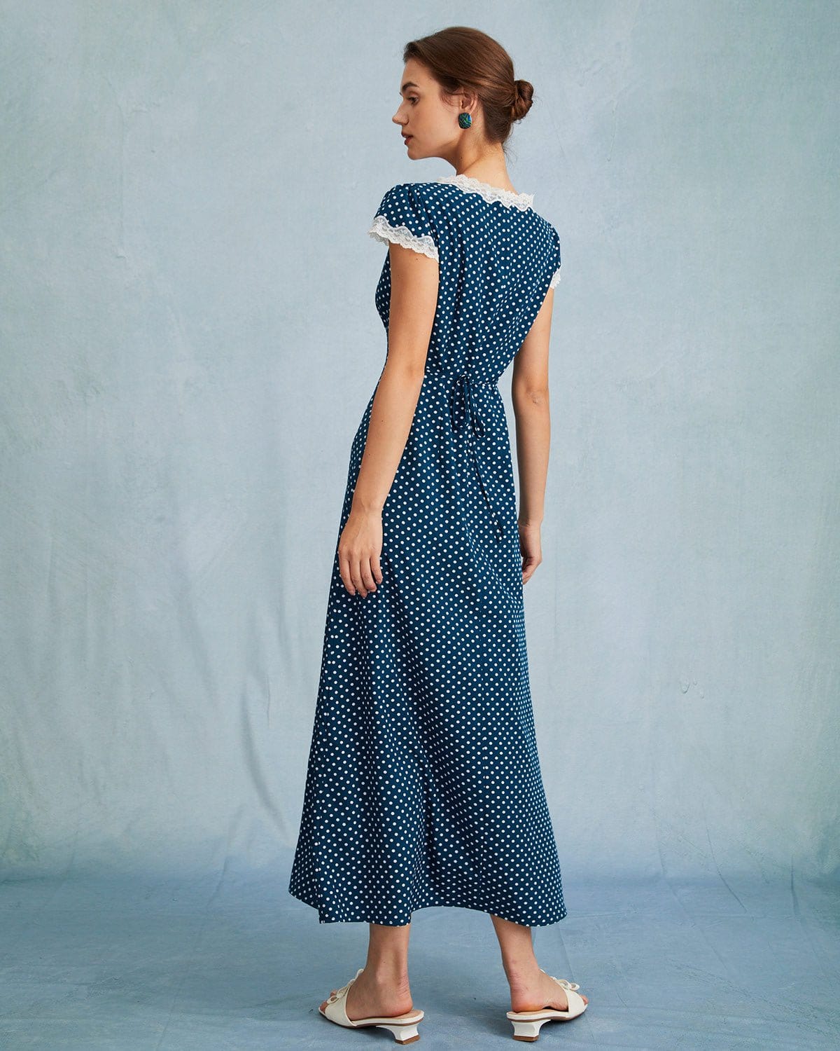 Bellezza | Maxi Abito Blu Scuro con Volant per Donna 3