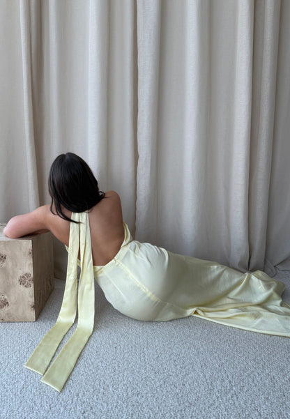 Bello | Maxi Abito da Donna in Raso Giallo Burro con Scollo All'Americana per Cerimonia 7