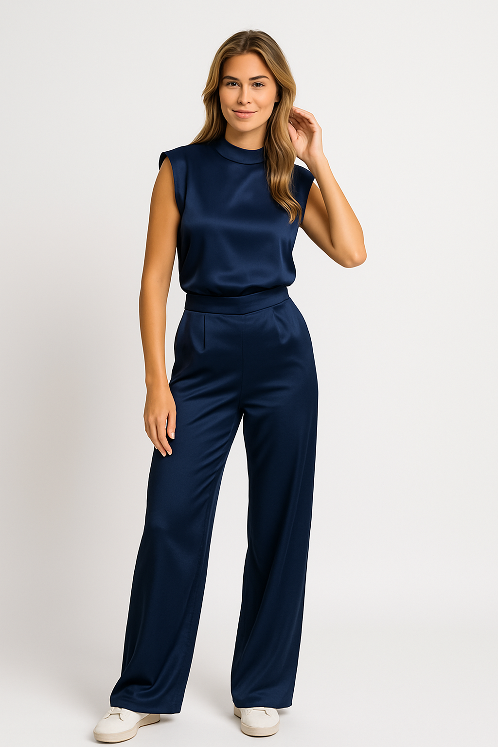 Cecilia | Tuta Elegante Donna Satinata con Schiena Aperta e Gamba Larga 2