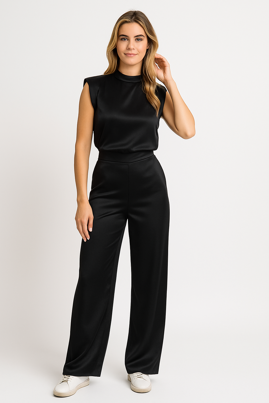 Cecilia | Tuta Elegante Donna Satinata con Schiena Aperta e Gamba Larga 3