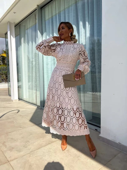 Celestia | Abito Midi Elegante in Pizzo con Maniche a Sbuffo e Scollo Alto 0