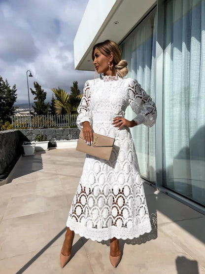 Celestia | Abito Midi Elegante in Pizzo con Maniche a Sbuffo e Scollo Alto 2