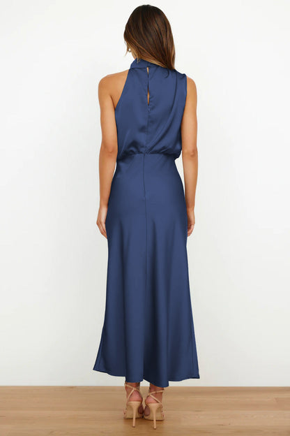 Elysia | Vestito Lungo Elegante in Raso con Scollo Halter Neck 8