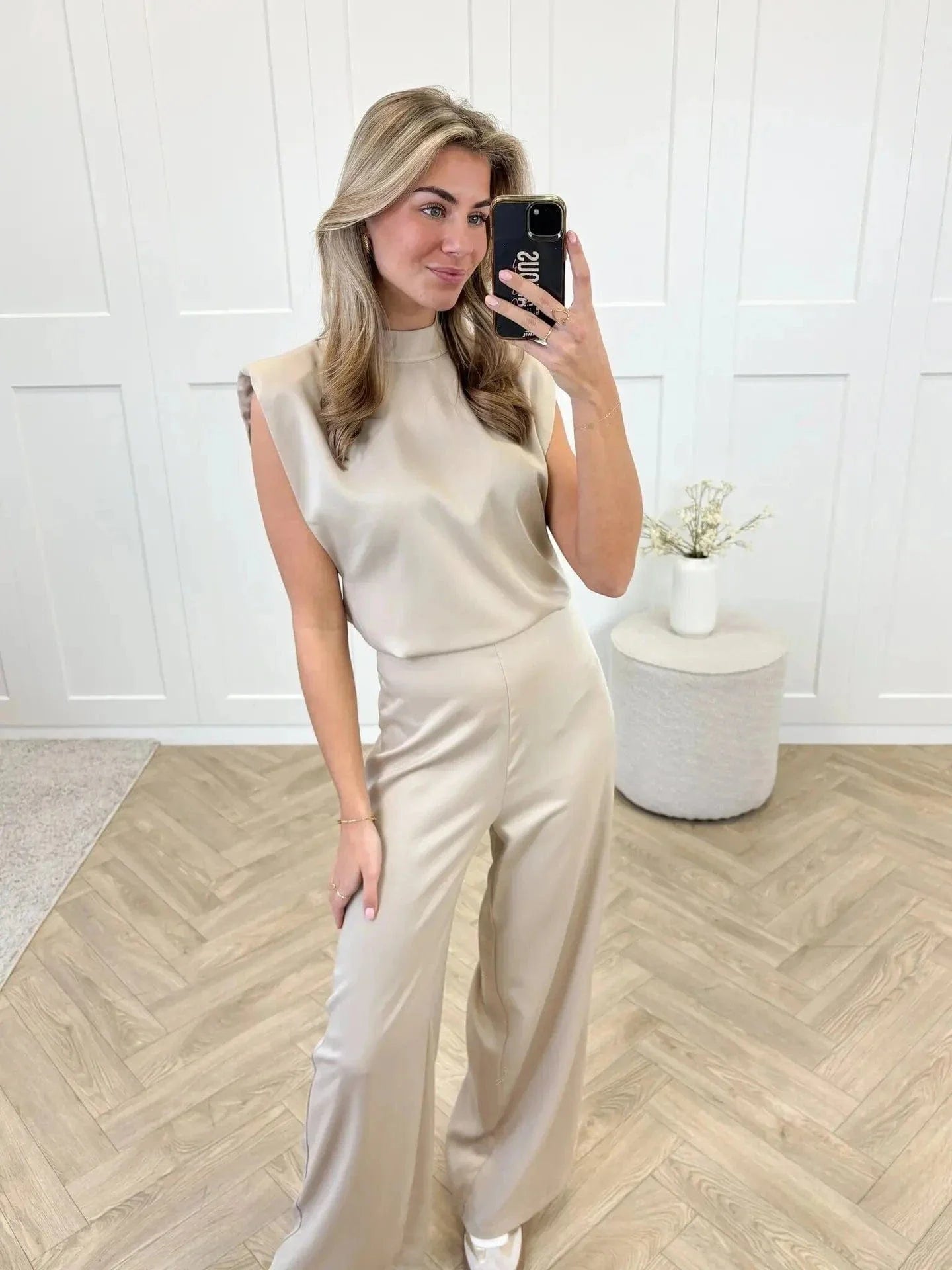 Juna – Elegante tuta senza schienale con gamba larga 6