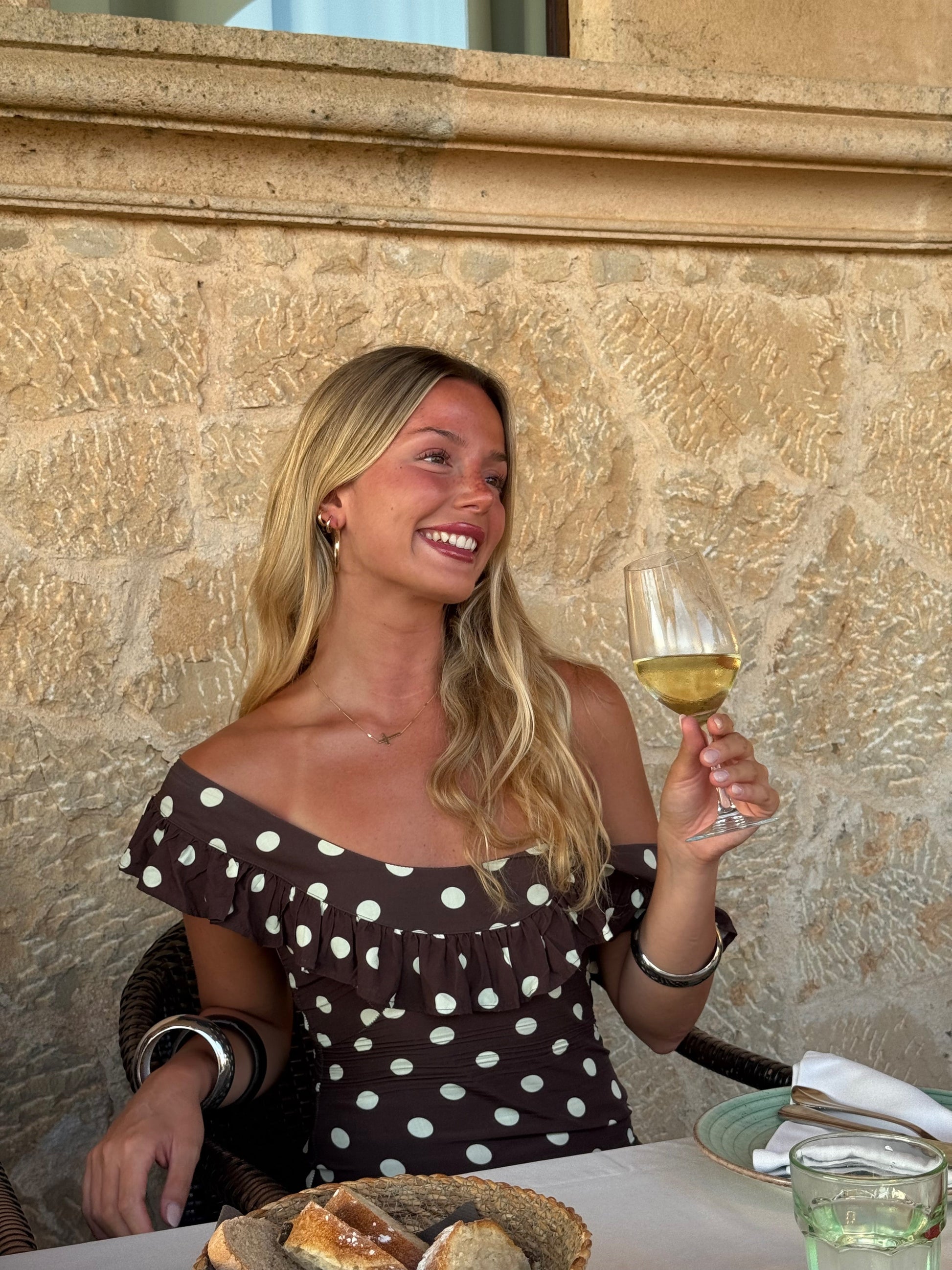 Luna | Maxi Abito Cerimonia Donna a Pois Elegante con Dettagli di Ruche e Schiena Scoperta 5