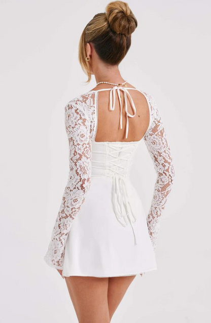 Mirella | Miniabito Elegante in Pizzo Floreale con Maniche Lunghe Svasate 2