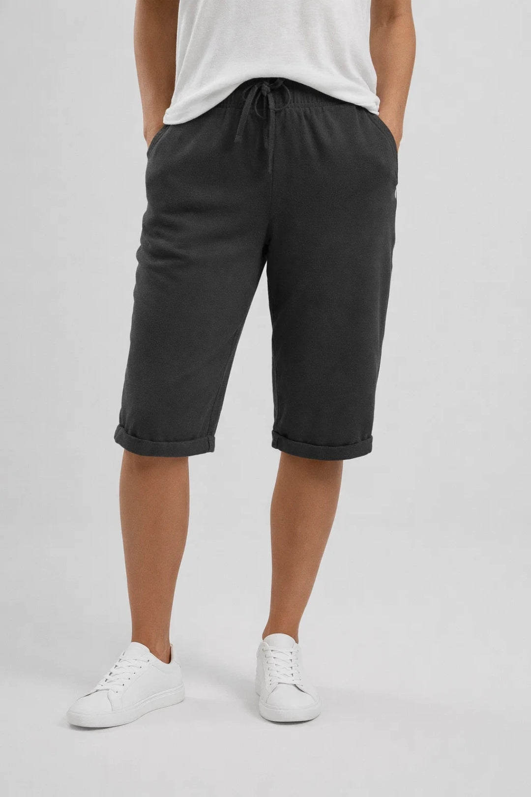 Pantaloncini da donna - Vita elasticizzata con coulisse, gamba larga | Estate 3