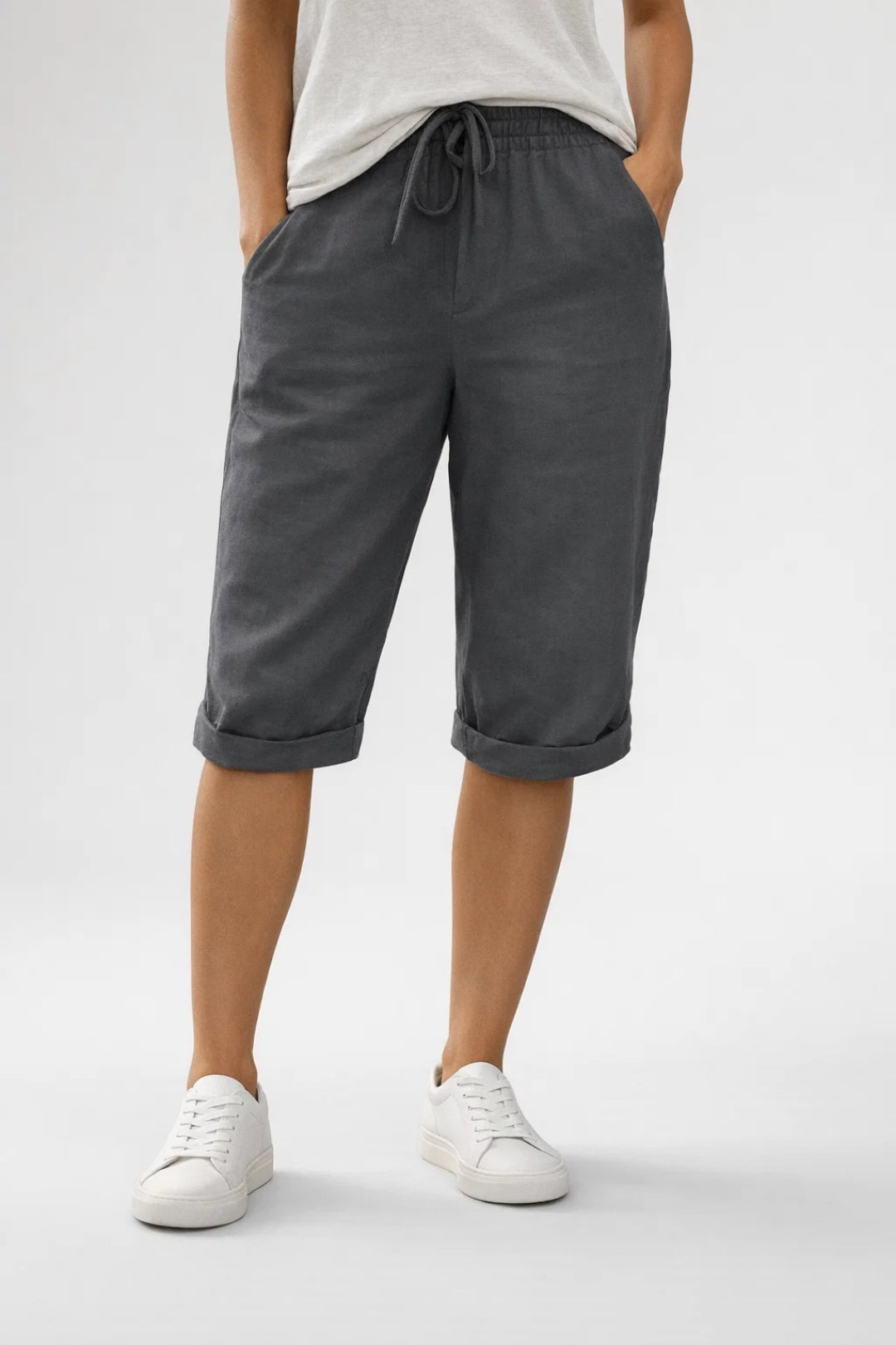 Pantaloncini da donna - Vita elasticizzata con coulisse, gamba larga | Estate 4