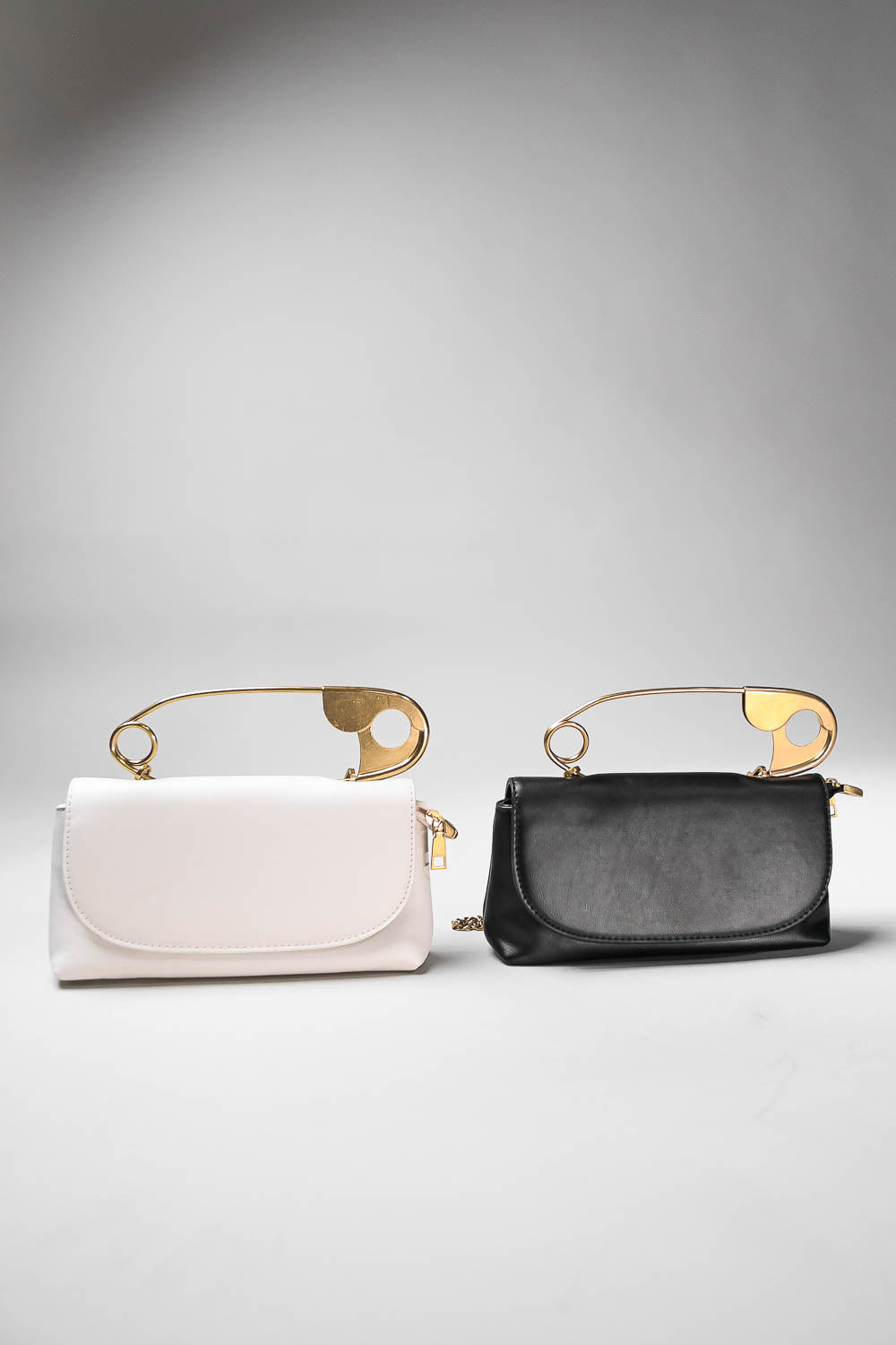 Pinnacle | Borsa Nera con Tracolla Dorata Staccabile 5
