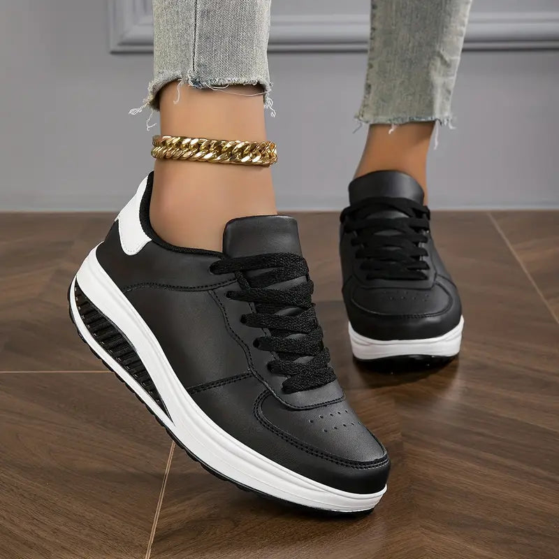 Solea | Sneakers Donna con Suola Ammortizzata e Design Classico 0