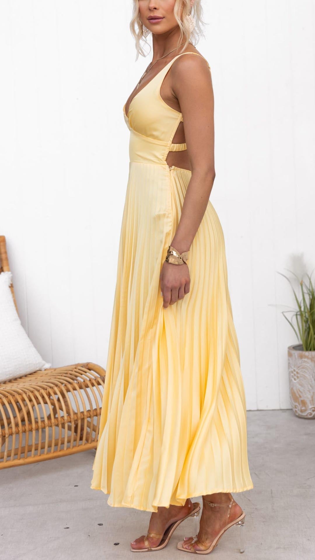 Soleggiato | Abito Midi Elegante Plissettato Giallo per Cerimonia e Occasioni Speciali 2
