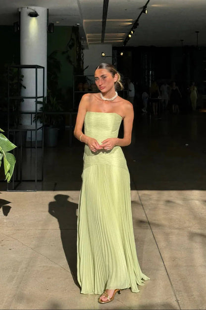 Verde Elegante | Abito Lungo Plissettato da Donna per Cerimonia 4