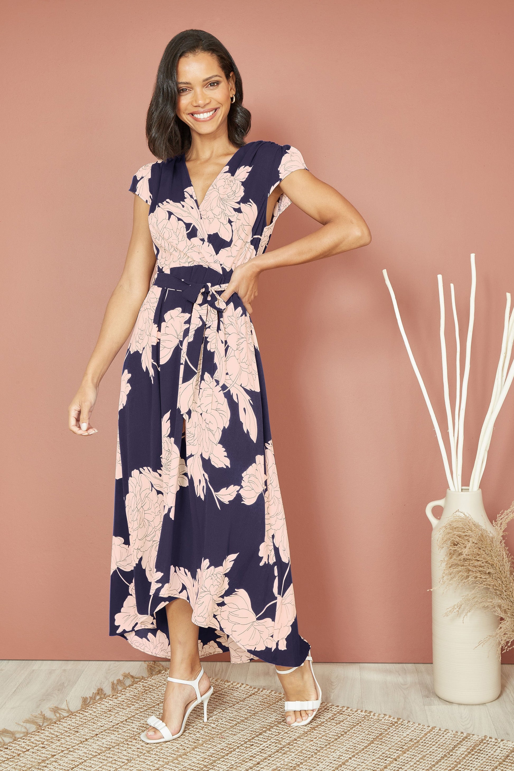 Yumi Navy Blossom | Abito Midi Elegante con Orlo Asimmetrico e Stampa Floreale 2
